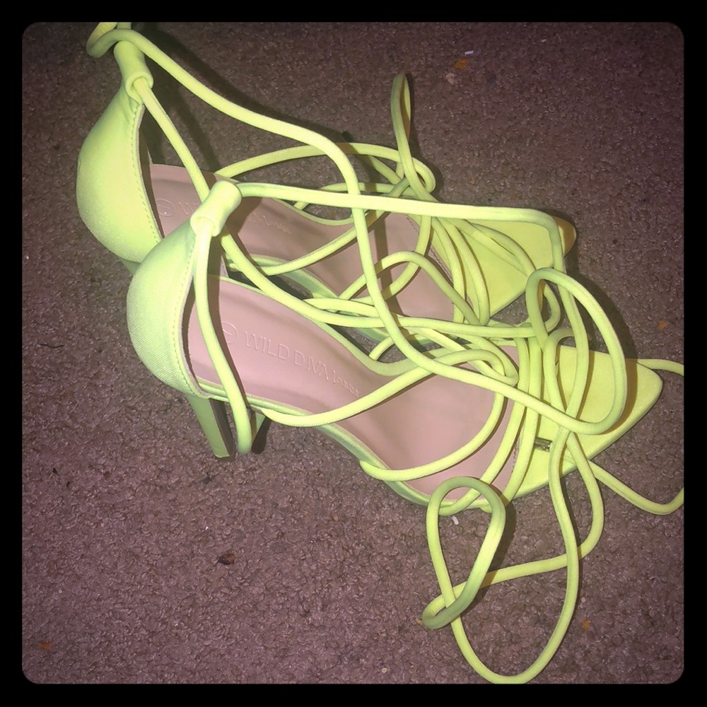 i am selling heels , only tried them on
